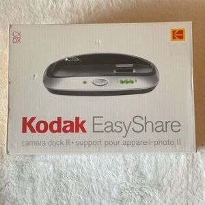 Kodak EasyShare Camera Dock in Black and Silver